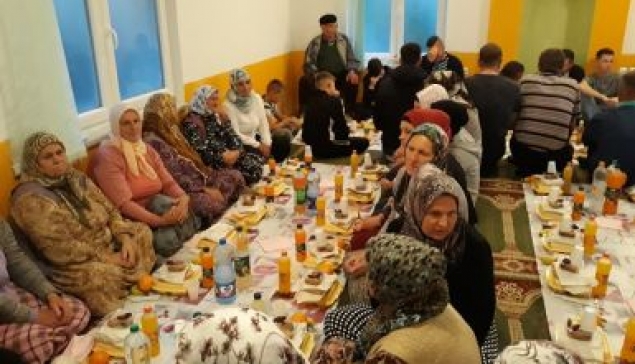 Jusići: Iftar za 120 Jusićana od porodice Muratović